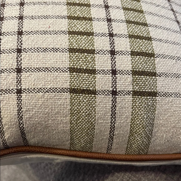 Decorative Pillows - Picture 5 of 7